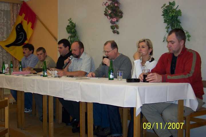 1194967893_verejna_schuze-1